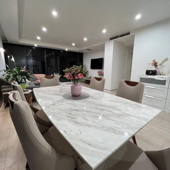 Carlton Stunning View Apartment 150M Away From University Of Melbourne Exterior photo