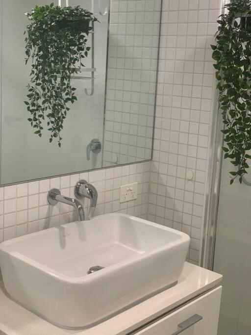 Carlton Stunning View Apartment 150M Away From University Of Melbourne Exterior photo